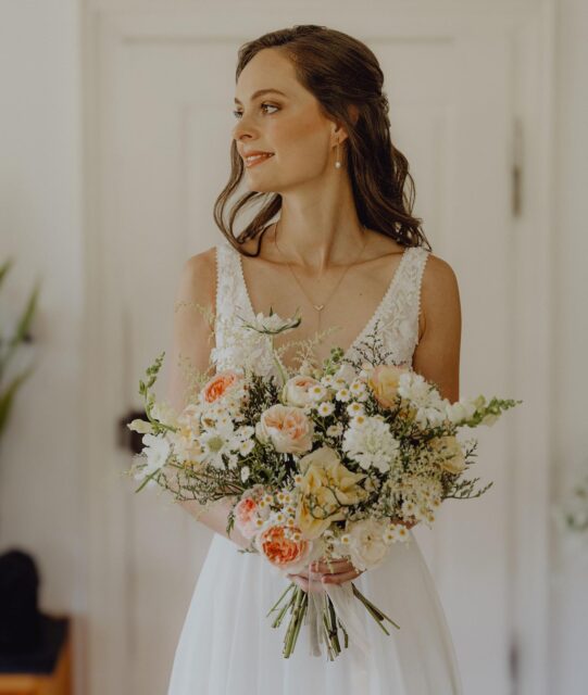 𝒂𝒕𝒆𝒎𝒃𝒆𝒓𝒂𝒖𝒃𝒆𝒏𝒅 🤍🦢

welch eine Ehre dass unsere Blumen diese schöne Braut schmücken durften 🤍

📸 @diekleinefotografin_ 
👰‍♀️ @juleenas 

#slowflowers